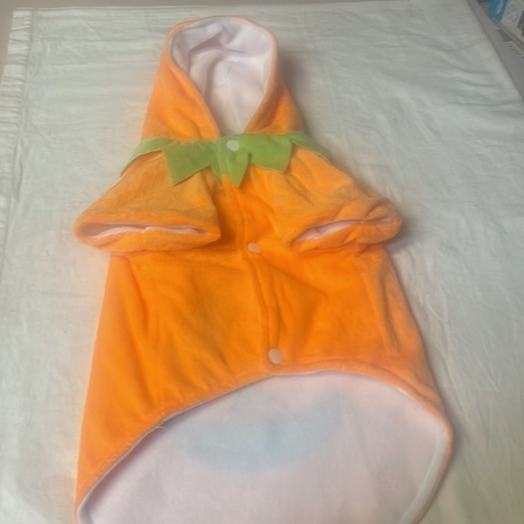 NWOT dog costume - Picture 2 of 6